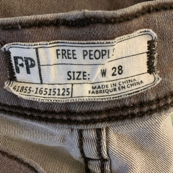 Free People eggplant purple skinny cropped jeans - Picture 3 of 6